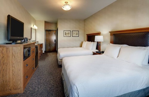 Sioux City Hotel | Ultimate Sioux City Experience: Lodge-Like Charm near Casino | 3 Units