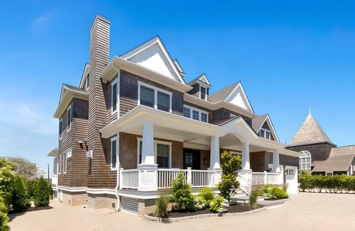 Mantoloking House | Ultra High End rental with pool and close to beach Reduced rated for 2026.