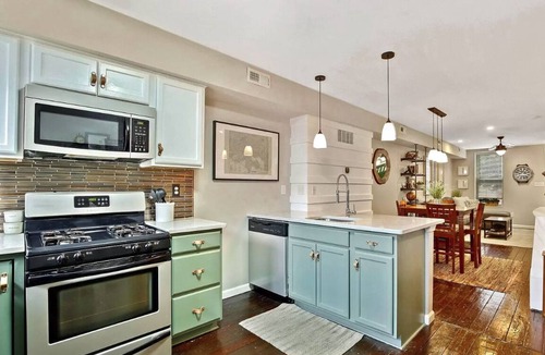 South Baltimore House | Unbeatable Location Walk Score 90 Modern House in Baltimore