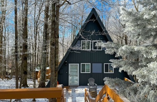 Charter Hills Cabin | Unique 3/2 A Frame, 5 minutes from ski resort.