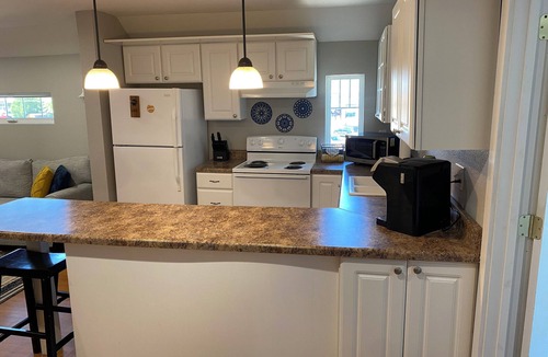 Clear Lake Apartment | Unique Apartment above Lake Time Brewery in Downtown Clear Lake