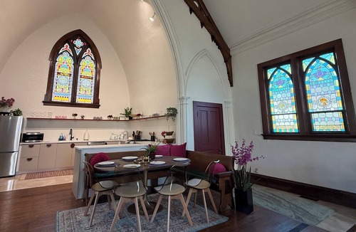 Savanna House | Unique Church Stay! Hot tub, River, Town