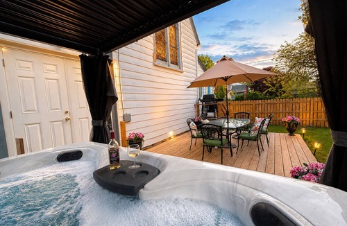 Savanna House | Unique Church Stay! Hot tub, River, Town