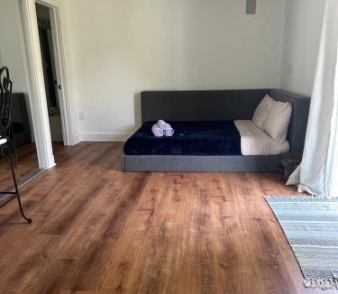 Wall Apartment | Unique guest house loft