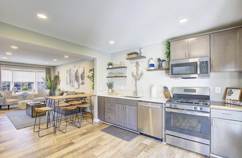 Annapolis House | Unique Listing! Entire Downtown Triplex w/Private Parking! Sleeps 12-18. Pets ok