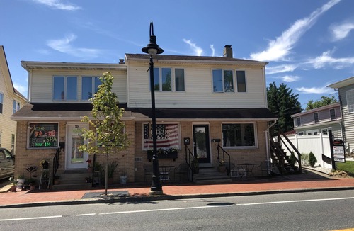 Middletown Apartment | Uniquely Historic & Quaint Room in the center of downtown Middletown,DE