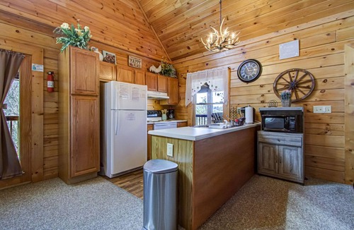 Sevierville Cabin | Unwind, Relax and Bond with Family & Friends in this Private Country Charmer.SFT