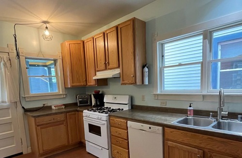 Marquette House | Updated 3 bedroom in the heart of Madison