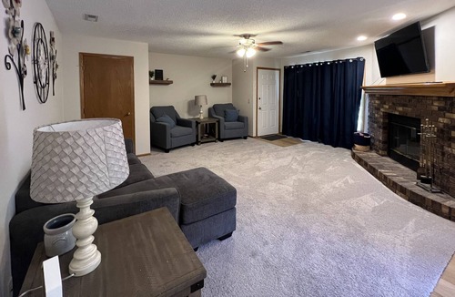 Urbandale Condo | Updated Condo close to downtown and west des moines