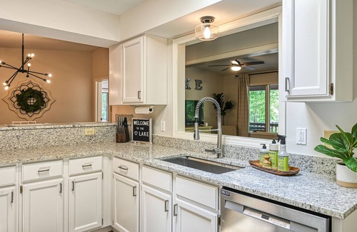 Windwood Coves Cabin | Updated Lake Anna Cabin with TWO King Suites
