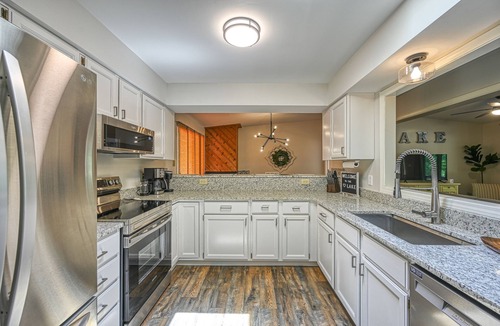 Windwood Coves Cabin | Updated Lake Anna Cabin with TWO King Suites