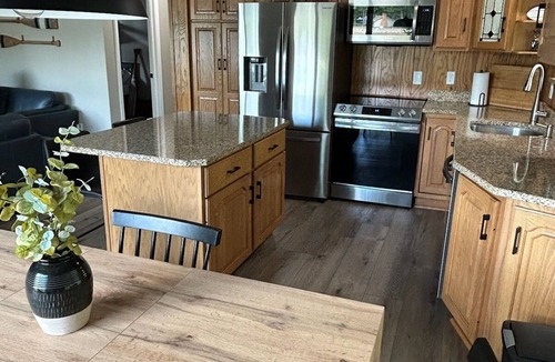 Gladwin House | Updated lakefront house - Gladwin