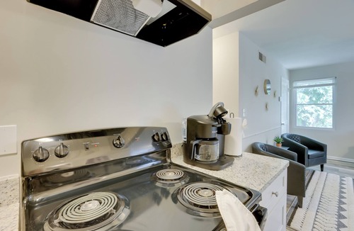 Talladega Apartment | Updated Rental < 15 Mi to Talladega Superspeedway!