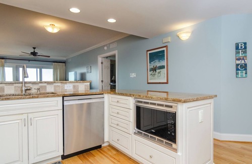 Shell Island Condo | Upgraded Oceanfront 3BR Condo in WrightsvilleDunes