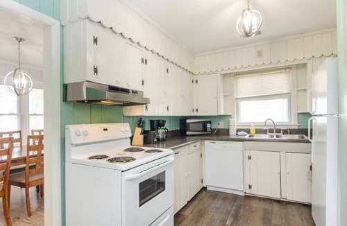 Wrightsville Beach House | Upper level duplex in heart of Wrightsville Beach!