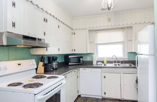 Wrightsville Beach House | Upper level duplex in heart of Wrightsville Beach!