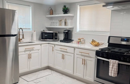 Marley House | Upscale Escape with Private Garden-Perfect for Relax & Intimate Moments