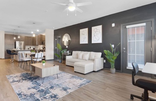 North Raleigh Apartment | Upscale King 5 Bed Suite—in North Raleigh!