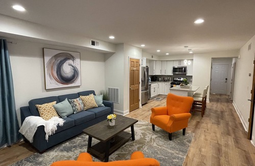 Kutzky Park Apartment | Upscale King Suite—Steps from Mayo Clinic Hospital