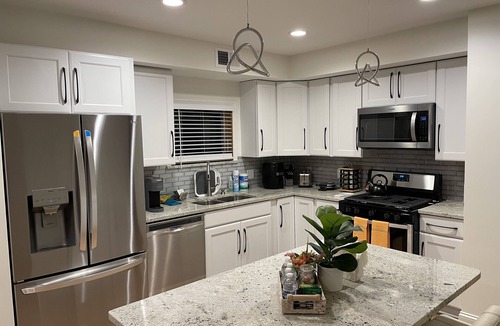 Kutzky Park Apartment | Upscale King Suite—Steps from Mayo Clinic Hospital