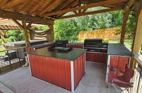 Greater South Side House | Urban Farmer House