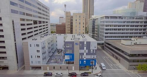 Downtown Des Moines Apartment | Urban Oasis Downtown Condo with Skywalk Access 2