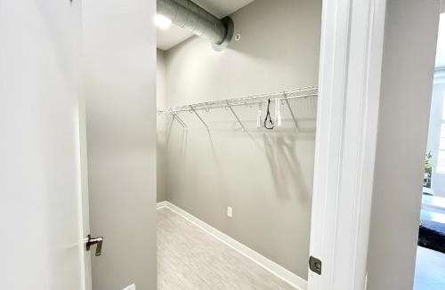 Downtown Des Moines Apartment | Urban Oasis Downtown Condo with Skywalk Access 2