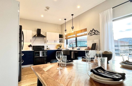 Northside House | Urban Overlook | Balcony Views Near Coolidge