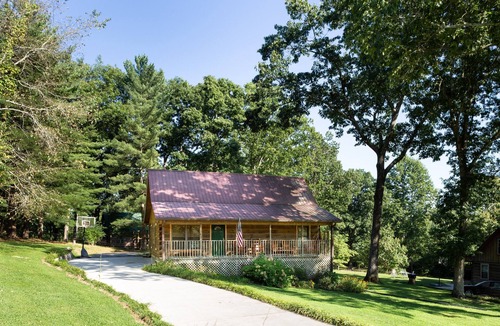 Lookout Mountain Cabin | Valentine Drive Cabin 1