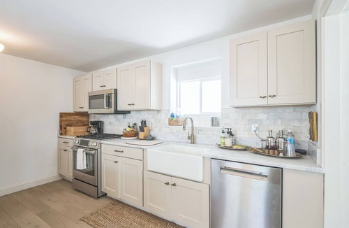 Ventnor City House | Ventnor 7 Bedroom Beach House 3-Min Walk to Ocean Summer/Full-Year Rental