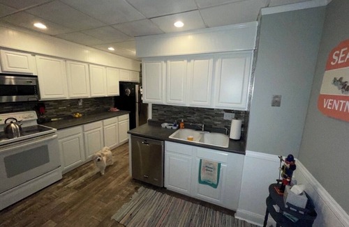 Ventnor City House | Ventnor large home in a quiet area by Margate border and close to AC Casinos.