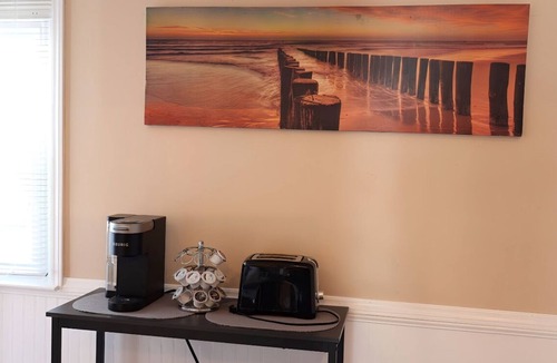 Ventnor City House | Ventnor large home in a quiet area by Margate border and close to AC Casinos.