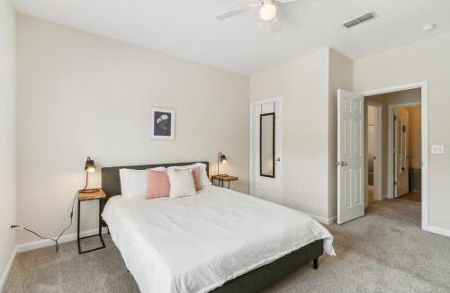 Valley Apartment | Verandas 2325 I Serene Oasis W Modern Convenience