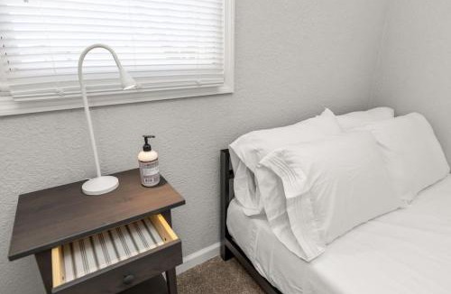 Peoria Heights House | VERDE VIBES - Cute 2BD home in the Heights
