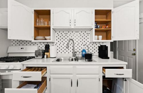 Peoria Heights House | VERDE VIBES - Cute 2BD home in the Heights