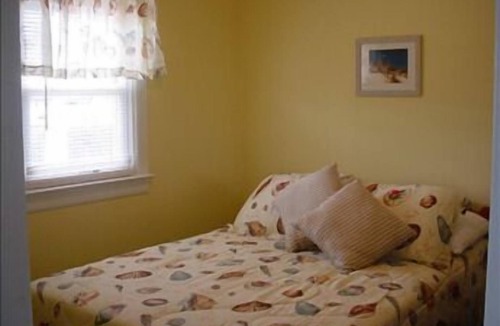 Ship Bottom Apartment | Very nice two bedroom condo in the heart of Ship Bottom on the ocean block.