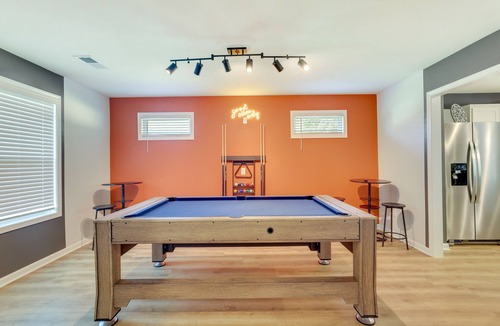 Sumter House | 'Vibe Villa' w/Backyard ~ 8 Mi to Shaw AFB!