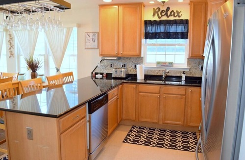 Sea Isle City House | VIEWS of the ocean throughout. Enjoy dinner or a nice cocktail on the spacious deck.