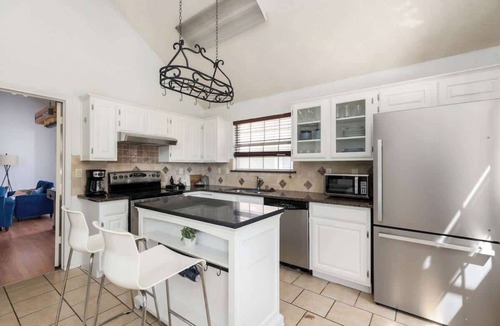 Flower Mound House | Villa with Pool, BBQ and More