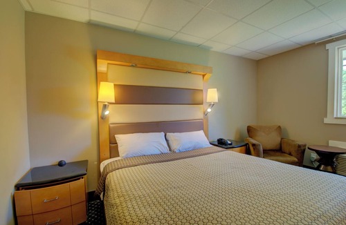 Annapolis Hotel | Village Inn Annapolis MD