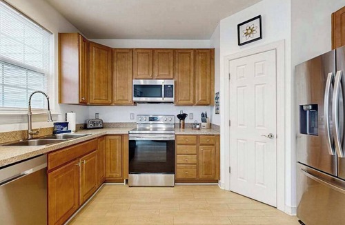 Villages of Five Points House | Village of Five Points townhouse with community pool, gym, and tennis access