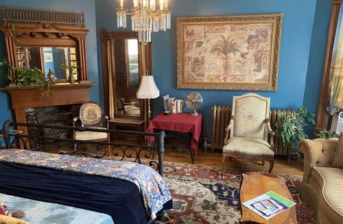 St. Joseph Bed & Breakfast | Vineyard Mansion - Emma Room - 1 King Bed