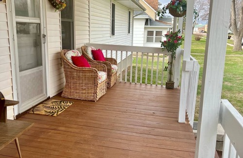 Laurel Villa | Vintage Villa In Laurel, NE