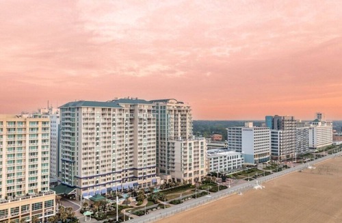 Northeast Virginia Beach Villa | Virginia Beach | Oceanfront Luxe | Pool & Beach | 2BR Deluxe