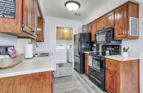 Joplin Cottage | Visit Route 66! Pet-friendly Joplin Gem w/Yard