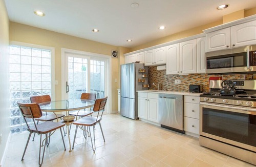 Bella Vista House | Walk everywhere from renovated 3bd Bella Vista gem