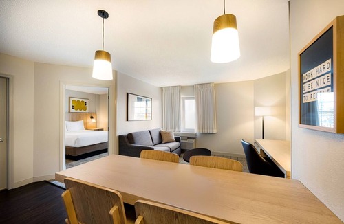 Exchange Place North Hotel | Walk Hudson River Waterfront! Two Elegant Suites | Scenic Views