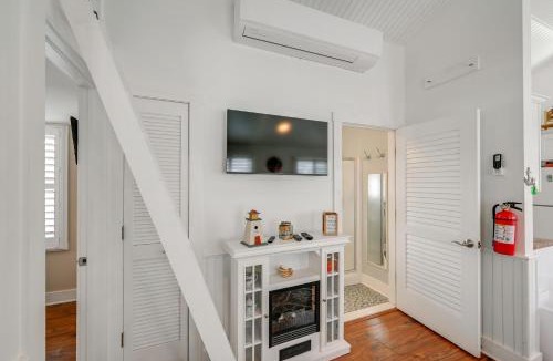 Beach Haven House | Walk to Bay Village, Beaches & More! Cozy Cottage