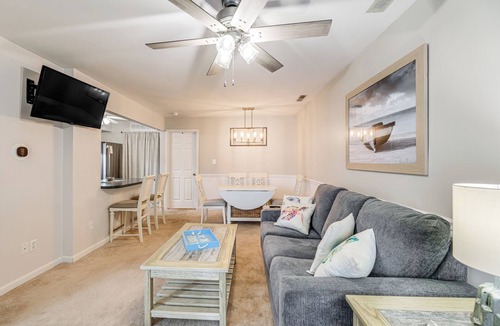 Caine Woods Condo | Walk to Beach + Restaurants: Ocean City Getaway