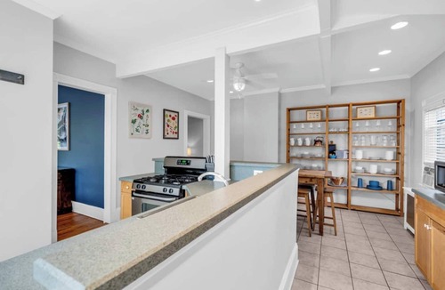 Asbury Park House | Walk to Beach & Town | Hot Tub | Sleeps 12